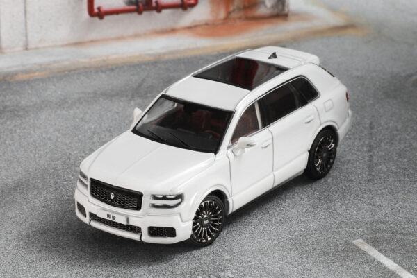 GCD #KS050-462 1/64 Toyota Century SUV (White, LHD)