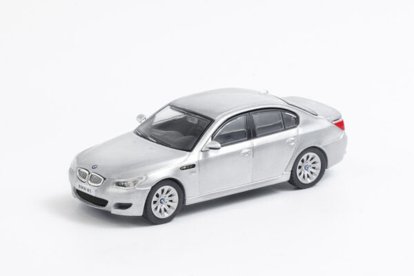 Shadow 1:64 BMW M5(E60) (LHD, Silver)